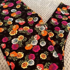 Lularoe Disney Alice in Wonderland Leggings TC